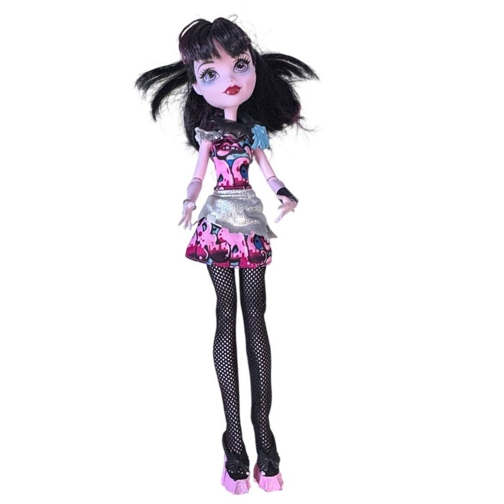 Monster High Draculaura Ghouls Night Out Doll Mattel Pink Black Vampire Fashion
